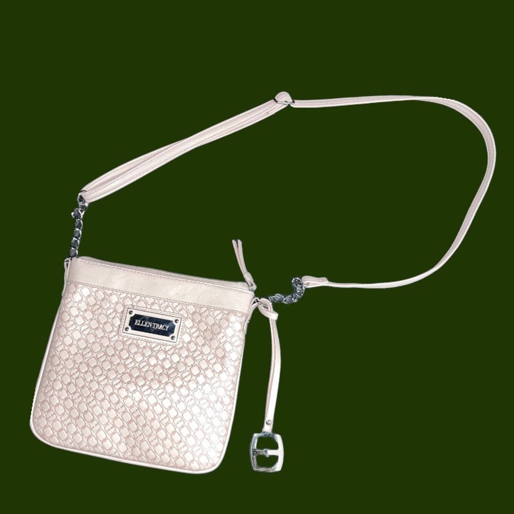 Ellen Tracy baby pink crossbody 💗